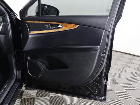 Used 2017 Lincoln MKX Select w/ Select Plus Package image 22