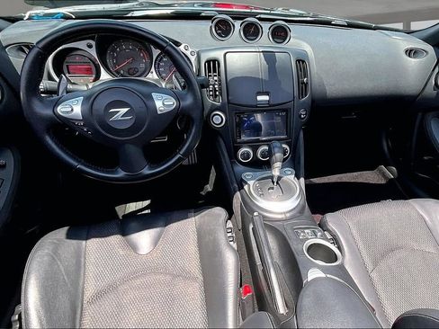 Used 2014 Nissan 370Z Touring RWD image 16