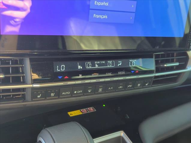 Certified 2025 Toyota Sienna Platinum FWD image 18