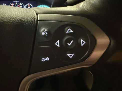 Used 2018 Chevrolet Suburban Premier AWD/4WD image 44