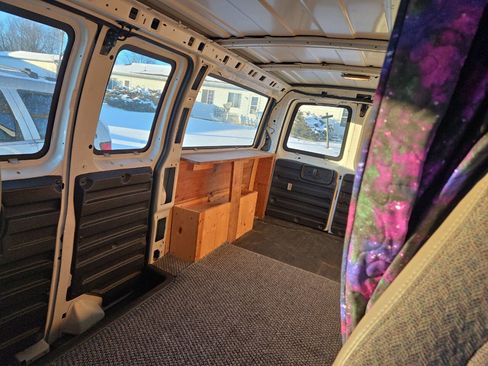 Used 2007 Chevrolet Express 2500 image 5