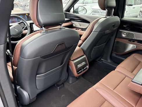 New 2026 Lincoln Nautilus Reserve AWD/4WD image 17