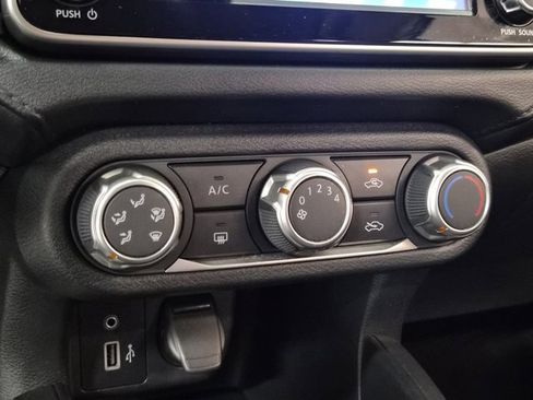 Used 2023 Nissan Versa S w/ Trunk Package image 28