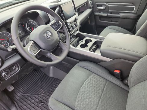 New 2026 RAM 2500 Big Horn AWD/4WD image 10