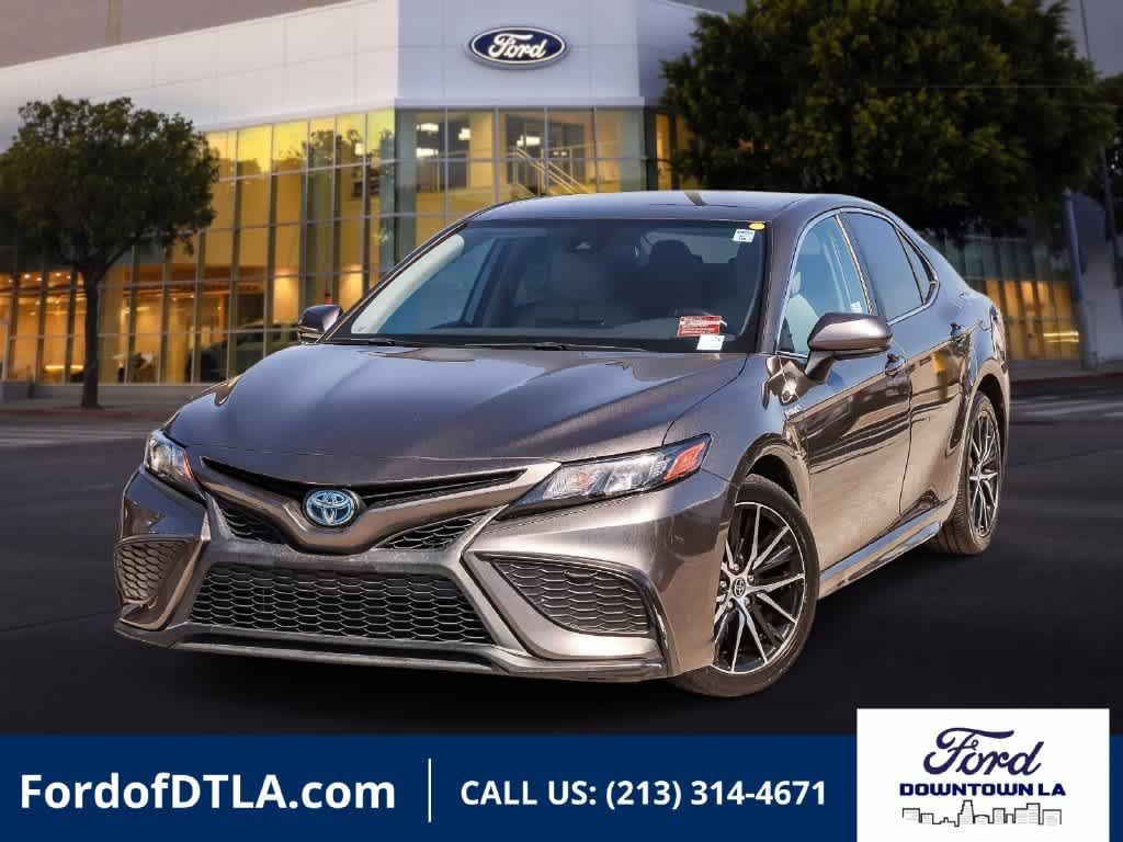 Used 2021 Toyota Camry SE FWD image 1