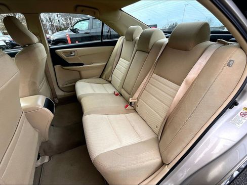 Used 2016 Toyota Camry LE image 24