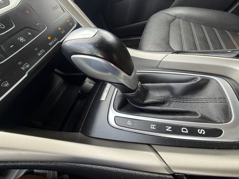 Used 2015 Ford Fusion SE w/ Equipment Group 202A FWD image 29