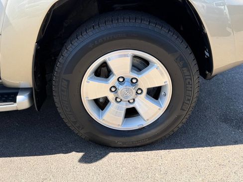 Used 2004 Toyota 4Runner Limited AWD/4WD image 38