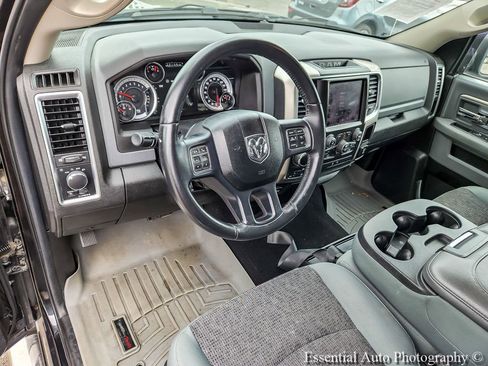 Used 2019 RAM 1500 Classic SLT w/ Luxury Group AWD/4WD image 8