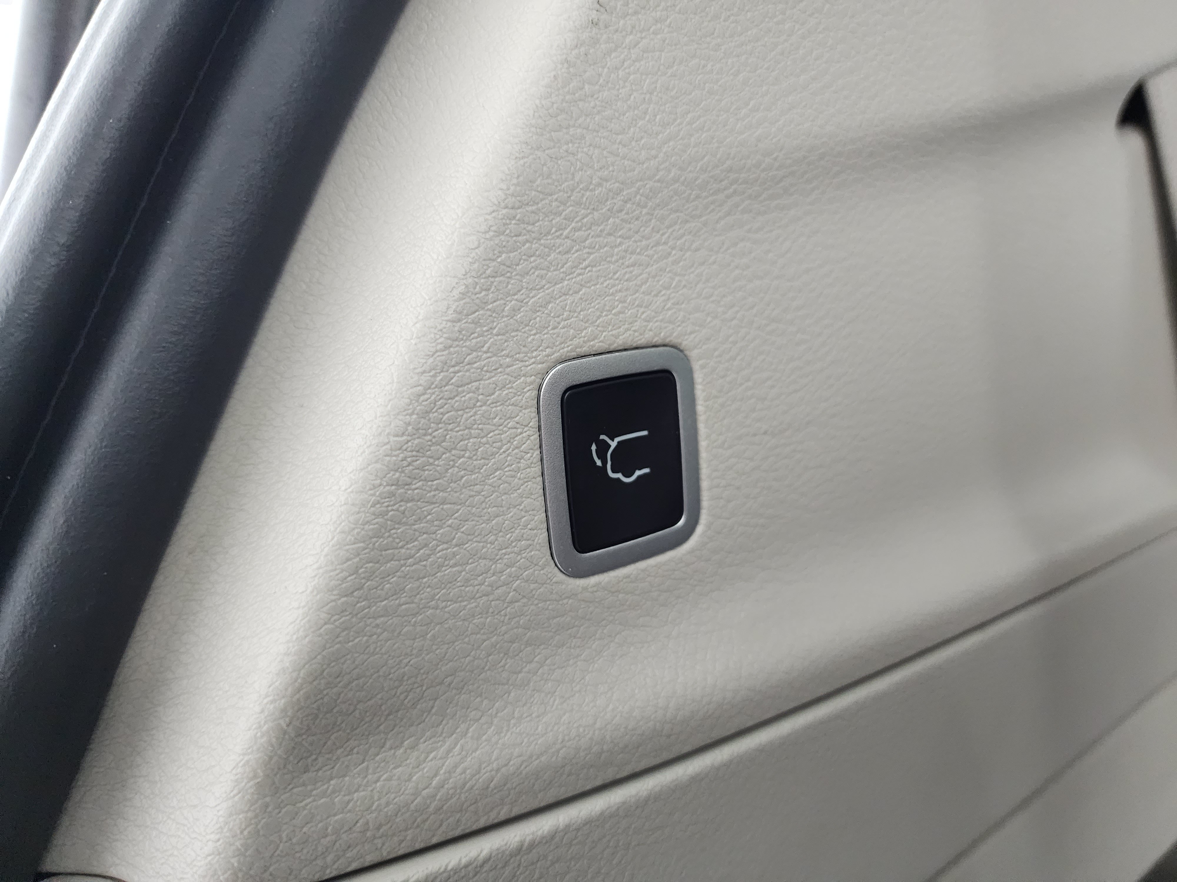 Used 2024 Chrysler Pacifica Touring-L FWD image 30