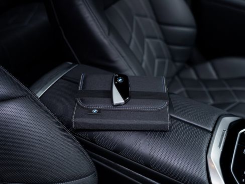 Used 2023 BMW i7 xDrive60 w/ Executive Package 2 image 80