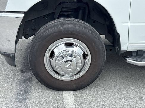 Used 2024 RAM 3500 Tradesman w/ Chrome Appearance Group AWD/4WD image 10