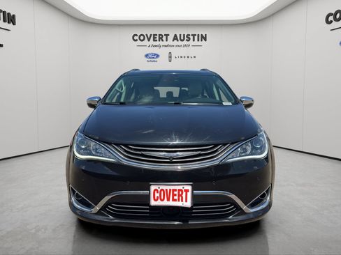 Used 2018 Chrysler Pacifica Limited w/ Advanced Safetytec Group FWD image 8