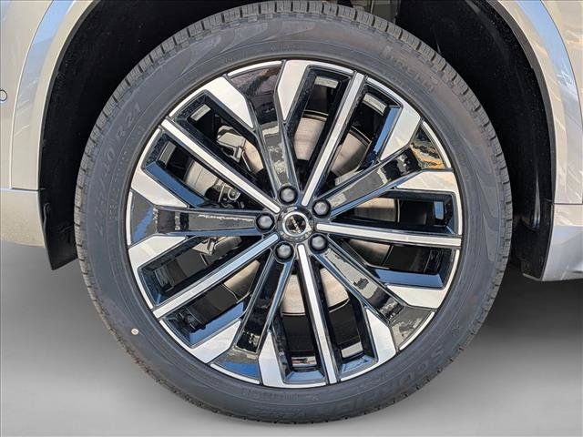 New 2026 Volvo XC90 T8 Plus w/ Protection Package AWD/4WD image 10