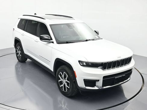 Used 2024 Jeep Grand Cherokee L Limited w/ Luxury Tech Group II AWD/4WD image 32
