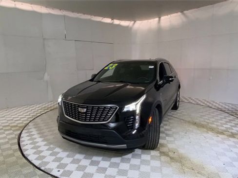 Used 2023 Cadillac XT4 Premium Luxury w/ Cold Weather Package image 6