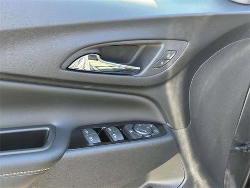 Used 2022 Chevrolet Equinox Premier image 13