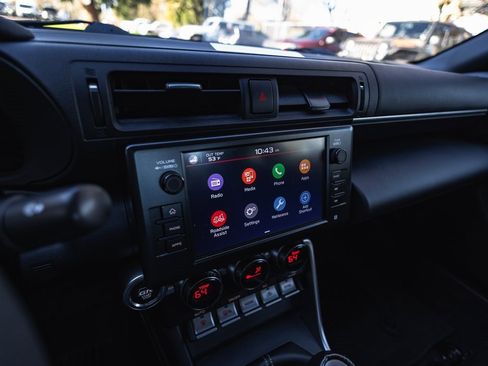 Used 2024 Toyota GR86 Premium image 13