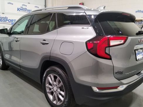 Used 2024 GMC Terrain SLT FWD image 4
