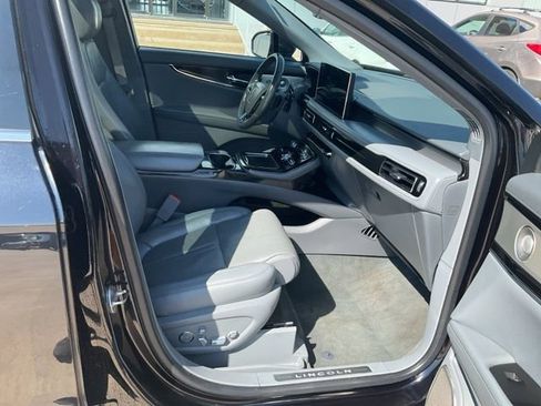 Used 2022 Lincoln Nautilus Reserve w/ Equipment Group 202A image 32