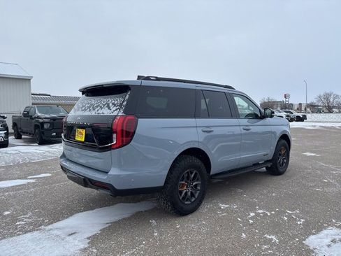 Used 2025 Ford Expedition Tremor image 8