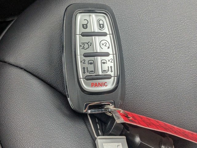 Used 2025 Chrysler Voyager LX FWD image 32