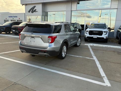 Used 2020 Ford Explorer Limited image 4