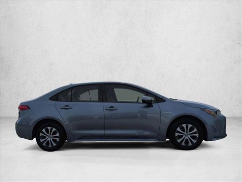 Used 2021 Toyota Corolla LE image 4