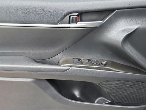 Used 2023 Toyota Camry SE image 30