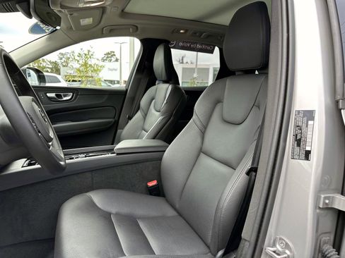 Certified 2025 Volvo XC60 B5 Plus image 21
