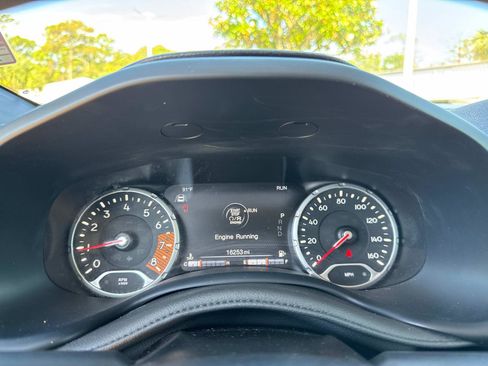 Certified 2023 Jeep Renegade Latitude AWD/4WD image 28