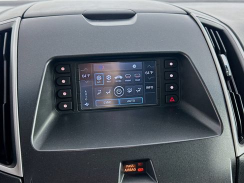 Used 2018 Ford Edge SEL AWD/4WD image 15