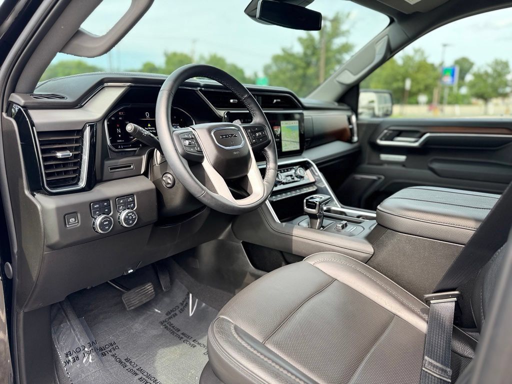 Used 2025 GMC Sierra 1500 Denali AWD/4WD image 14