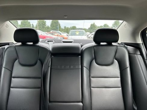 Used 2021 Volvo S60 T5 Momentum w/ Premium Package AWD/4WD image 14