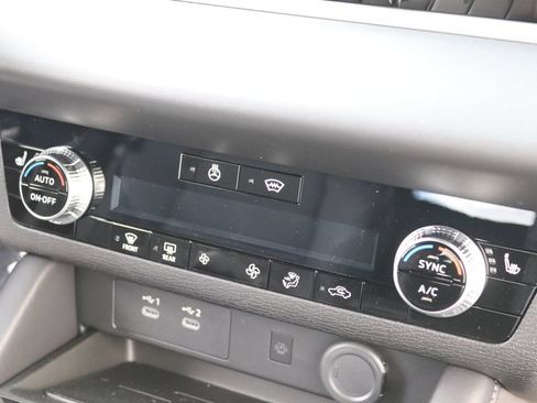 New 2026 Mitsubishi Outlander LE AWD/4WD image 17