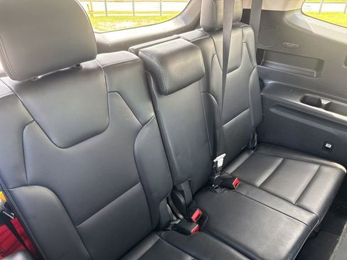 Used 2022 Kia Telluride EX w/ EX Premium Package AWD/4WD image 14