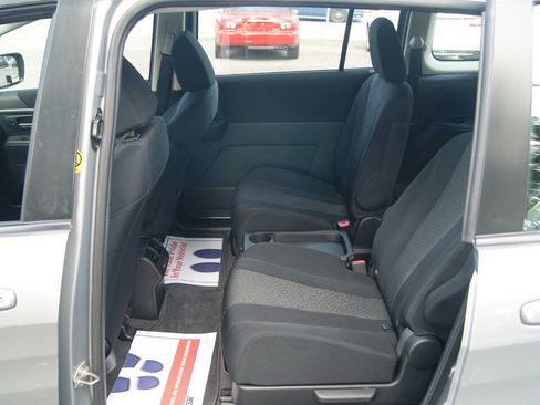 Used 2012 MAZDA MAZDA5 Sport image 7