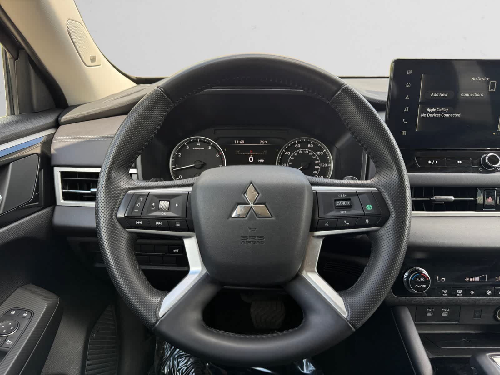Used 2025 Mitsubishi Outlander SE AWD/4WD image 12