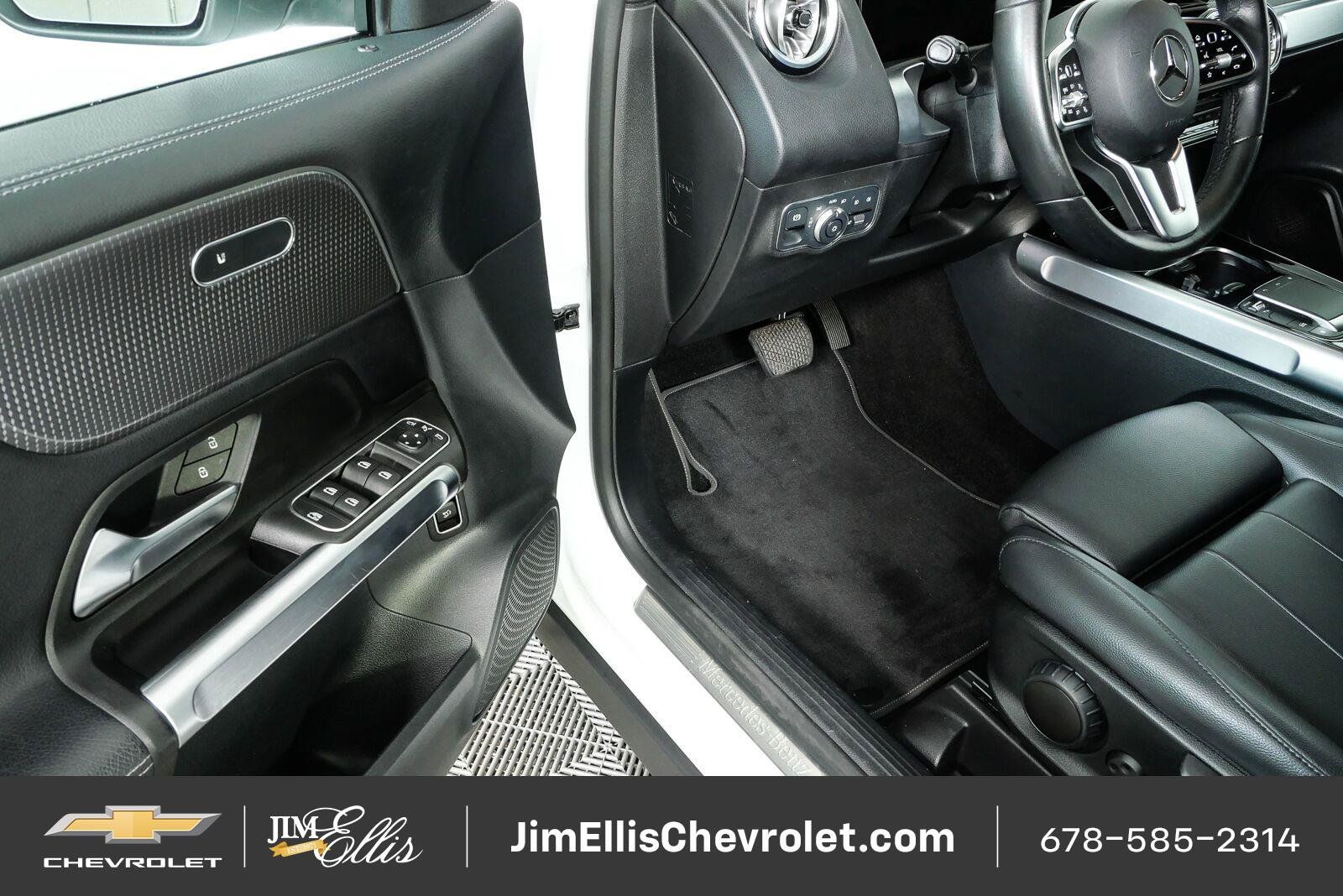 Used 2022 Mercedes-Benz GLB 250 w/ Premium Package Lite image 7