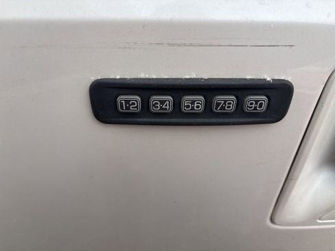 Used 2016 Ford F350 Lariat w/ Chrome Package image 9