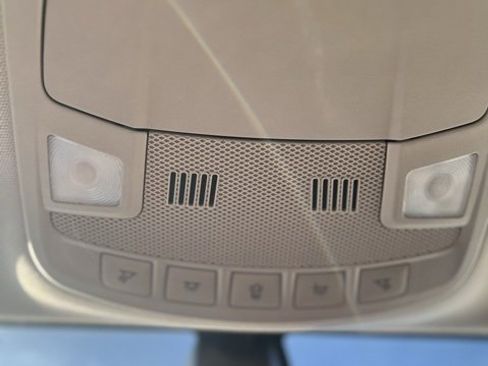 Used 2019 Ford Fusion SE image 16