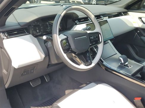 New 2026 Land Rover Range Rover Velar Dynamic SE image 8