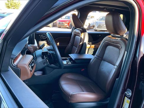 Used 2022 Lincoln Aviator Grand Touring w/ Equipment Group 301A image 8