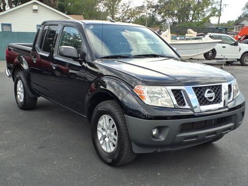 Used 2015 Nissan Frontier SV w/ SV Value Truck Package RWD image 7