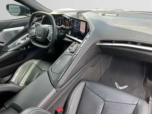 Used 2021 Chevrolet Corvette Stingray Preferred Conv w/ Z51 Performance Package RWD image 12