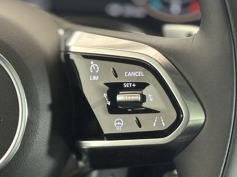 New 2026 Jaguar F-PACE R-Dynamic S image 19