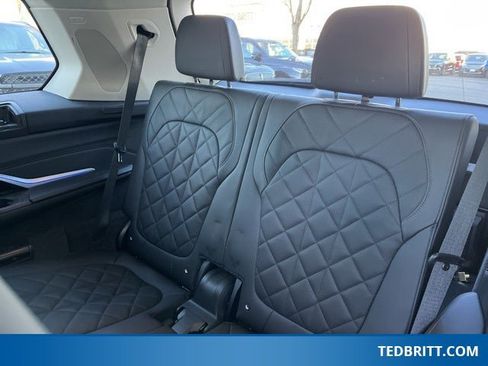 Used 2024 BMW X7 xDrive40i w/ Executive Package image 19