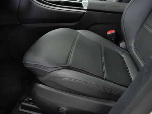 Certified 2026 Mercedes-Benz GLC 300 4MATIC image 18