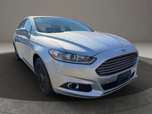 Used 2016 Ford Fusion SE w/ Equipment Group 202A image 3