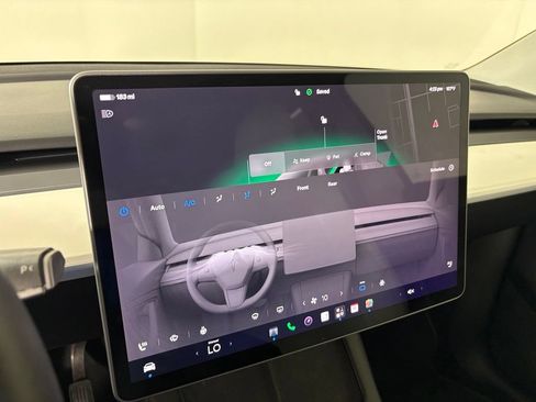 Used 2024 Tesla Model Y Long Range AWD/4WD image 21